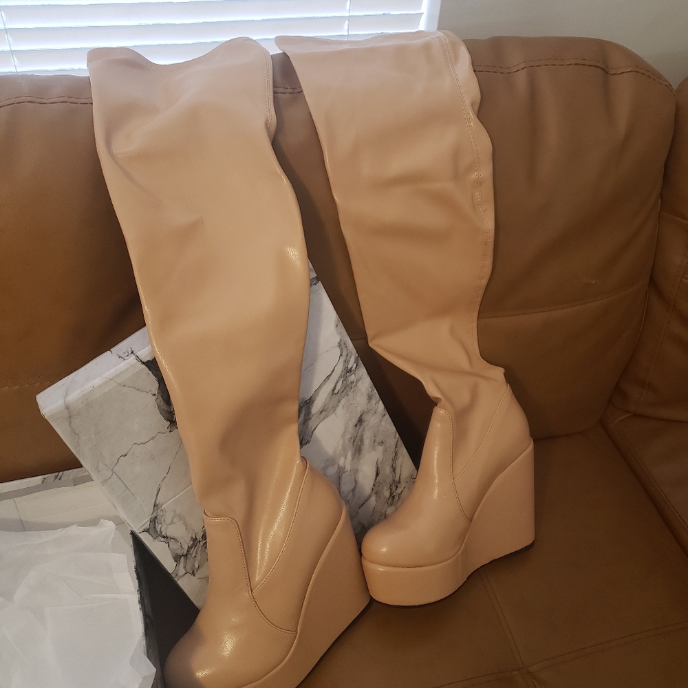 Brand New beige faux leather platform knee high boots size 7
